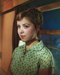 СВЕТЛАНА КАРПИНСКАЯ родилась в семье педагогов в Ленинграде в 1938 г В юные - фото 82