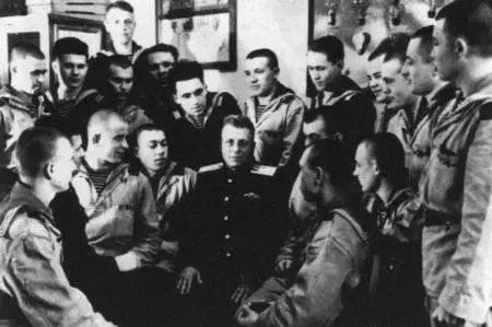 НФ Карацупа в группе моряковпограничников НФ Карацупа среди участников - фото 9