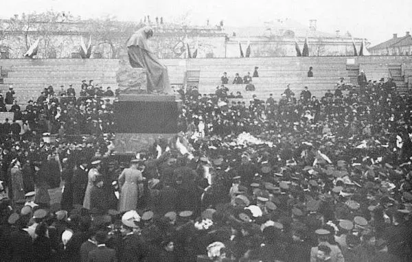 Открытие памятника НВ Гоголю Арбатская площадь 1909 г За два века своего - фото 6