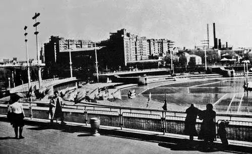 В советские времена на месте Христа Спасителя находился бассейн Москва На - фото 94