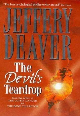 Jeffery Deaver The Devil's Teardrop обложка книги