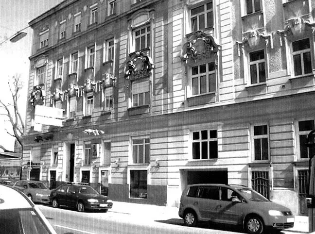 А вот на этом гнилом Западе в отличие от них наших демократов есть люди - фото 6