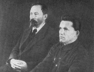 Ф Э Дзержинский и С М Киров на XXII чрезвычайной ленинградской губернской - фото 61