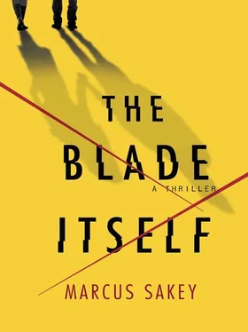 Marcus Sakey The Blade Itself обложка книги