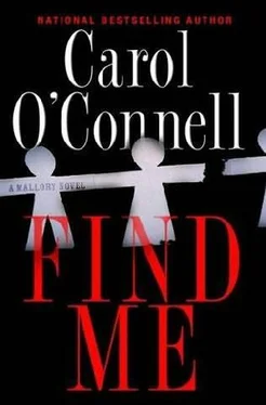 Carol O’Connell Find Me обложка книги