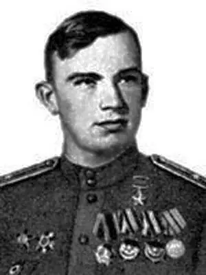 Старший лейтенант Б С Окрестин звание Героя присвоено 13041944 г Гвардии - фото 59