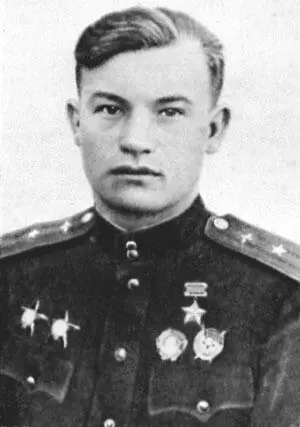 Герой Советского Союза майор К В Брехов Герой Советского Союза майор А Н - фото 170