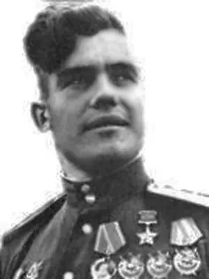 Старший летчик 218го ШАП Герой Советского Союза старший лейтенант В С - фото 177