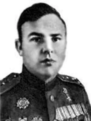 Зам командира эскадрильи 75го Гв ШАП Герой Советского Союза гвардии капитан - фото 184
