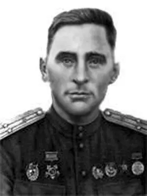 Командир 210го ШАП Герой Советского Союза подполковник Н А Зуб Командир - фото 194