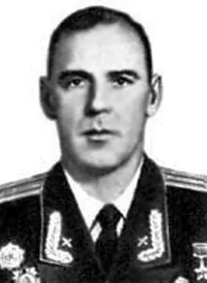 Герой Советского Союза майор В И Ивченко послевоенное фото Штурман 683го - фото 197
