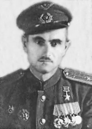 Штурман 64го ШАП Герой Советского Союза майор Г В Киласония Командир - фото 202