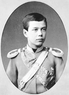 Цесаревич Николай 1885 г Будущему императору с юности импонировала армейская - фото 10