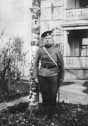 На срочной военой службе Однажды во время смотра который должен был делать - фото 6