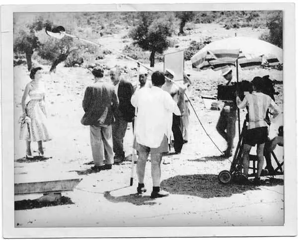 Кадры из фильма Шарманка бедность и честь с разрешения Finos Film Athens - фото 83