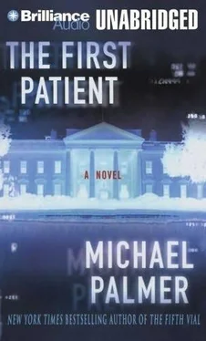 Michael Palmer The First Patient обложка книги