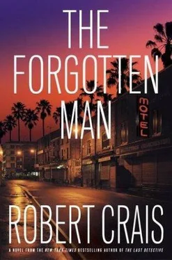 Robert Crais The Forgotten Man обложка книги