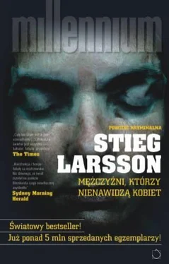 Stieg Larsson Mężczyźni, Którzy Nienawidzą Kobiet обложка книги