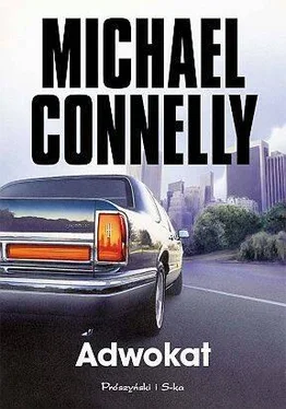 Michael Connelly Adwokat обложка книги