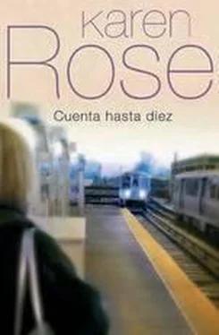 Karen Rose Cuenta hasta diez обложка книги