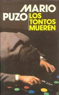 Mario Puzo Los tontos mueren обложка книги