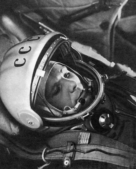 Раздалась команда и космический корабль оставляя за собой огненный шлейф - фото 29