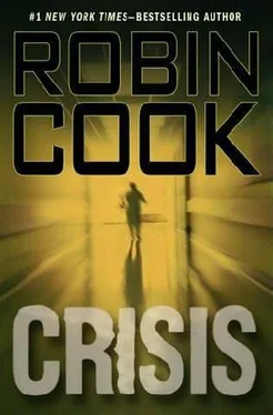 Robin Cook Crisis обложка книги