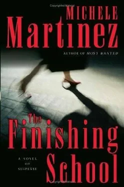 Michele Martinez The Finishing School обложка книги