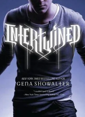 Gena Showalter Intertwined обложка книги