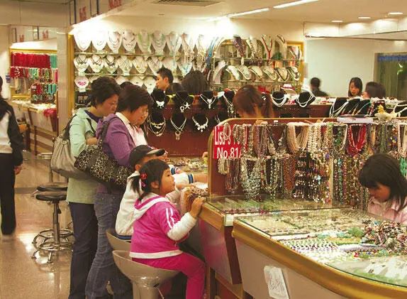 Пёстрые прилавки на рынке Хунцяо Pearl Market Справочный раздел торговые - фото 52