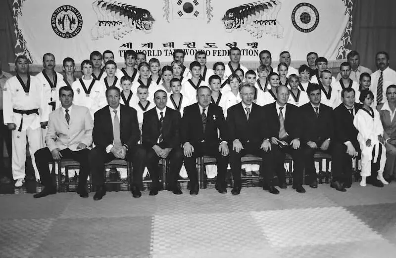 Член МОК Ш Тарпищев Герой России В Шаманов глава Росспорта В Фетисов в - фото 11