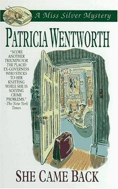 Patricia Wentworth She Came Back обложка книги