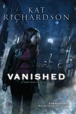 Kat Richardson Vanished обложка книги