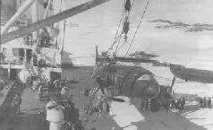 Выгрузка Ли2 с теплохода Обь Антарктида 1956 г Ли2 is being unloaded - фото 21