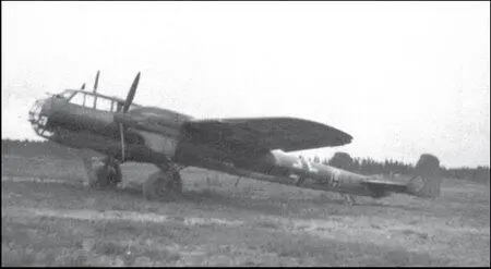Do215B1 T5HH из 1й эскадрильи АufklGrObdL аэродром Луонетярви - фото 47