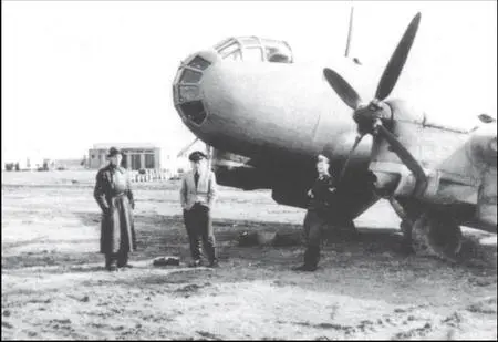 Один из первых Ju86R во время войсковых испытаний в AufklObdL Ju86P из - фото 72