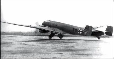 Ju86R1 из AufklGrObdL отправляется в очередной полет Факт безнаказанных - фото 75