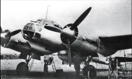 Подготовка к вылету самолетаразведчика Ju88D 4UGK из 2й эскадрильи - фото 86
