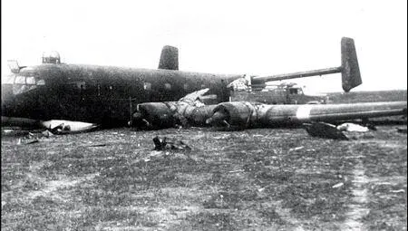 Ju290A1 совершивший вынужденную посадку на живот в ходе вылетов на - фото 144
