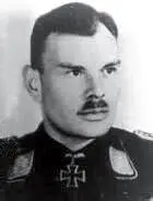 Гауптман ФридрихКарл Манн Командир AufklGr122 оберстлейтенант Фриц Кёлер - фото 231
