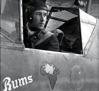 Лейтенант Людвиг Хаммер в кабине своего Bf109 на борту самолета видна его - фото 254