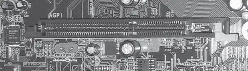 Рис 103Слот AGP Шина AGP имеет гораздо большую скорость чем PCI и напрямую - фото 106