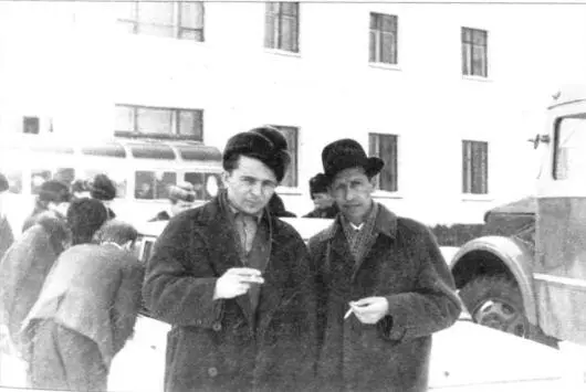 Воркута 1 мая 1968 г Р Насретдинов и И Крутько 7 ноября 1967 года - фото 19