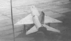Су9 выруливает из стационарного укрытия Су9 is taxing out from stationary - фото 31