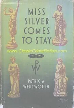 Patricia Wentworth Miss Silver Comes To Stay обложка книги