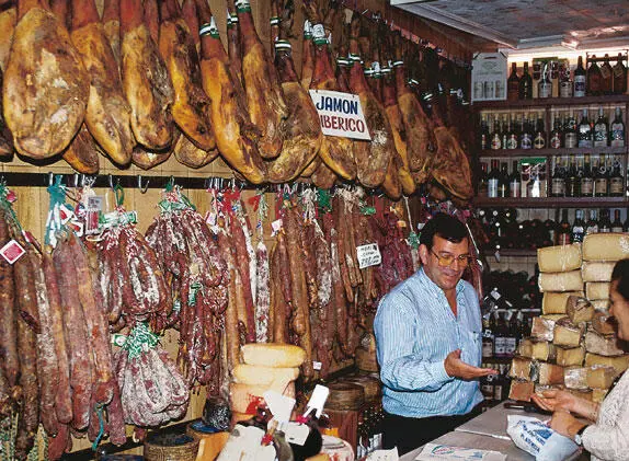 В меню мадридцев можно встретить деликатесы со всей Испании Кулинарные - фото 38