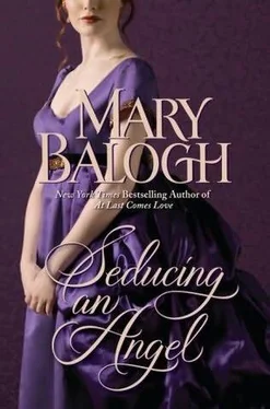 Mary Balogh Seducing an Angel обложка книги