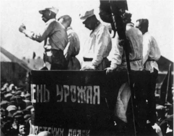 Выступление Горького в 1929 году Фотохроника ТАСС Мятежные моряки на - фото 31