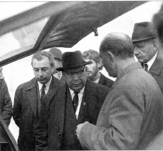1973 год Показ автомобиля ВАЗ2121 министру АМТарасову Нива на - фото 268