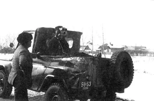 Дальше УАЗ поехал в виде пикапа на радость кинооператору М Пашовкину У - фото 286